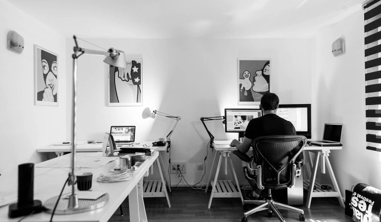 office-932926_1920